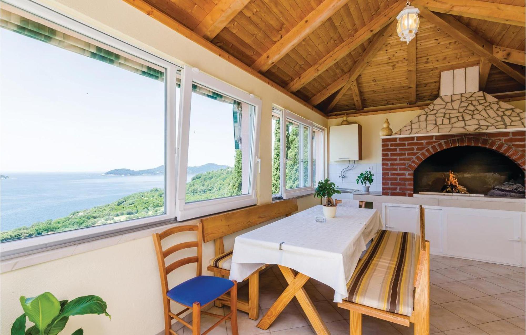 3 Bedroom Beautiful Apartment In 오라사크 외부 사진